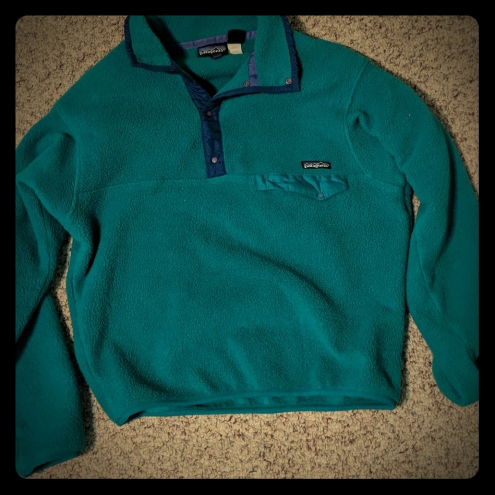 Patagonia pull over sweater.